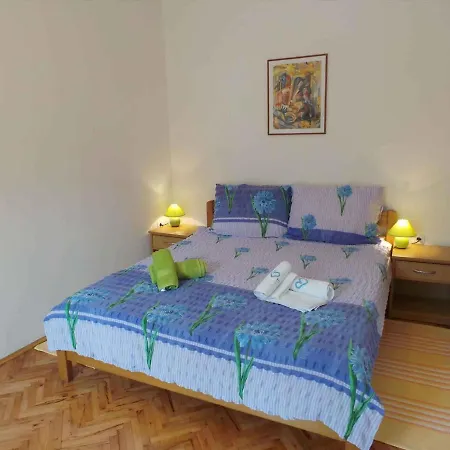 In 31097 Biograd na Moru